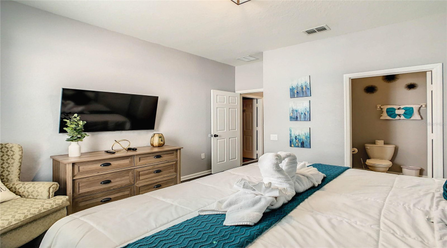 KISSIMMEE, Florida 34747, 6 Bedrooms Bedrooms, ,3 BathroomsBathrooms,Residential,For Sale,BASNETT,0,MFRO6364292