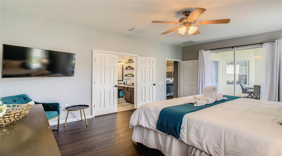 KISSIMMEE, Florida 34747, 6 Bedrooms Bedrooms, ,3 BathroomsBathrooms,Residential,For Sale,BASNETT,0,MFRO6364292