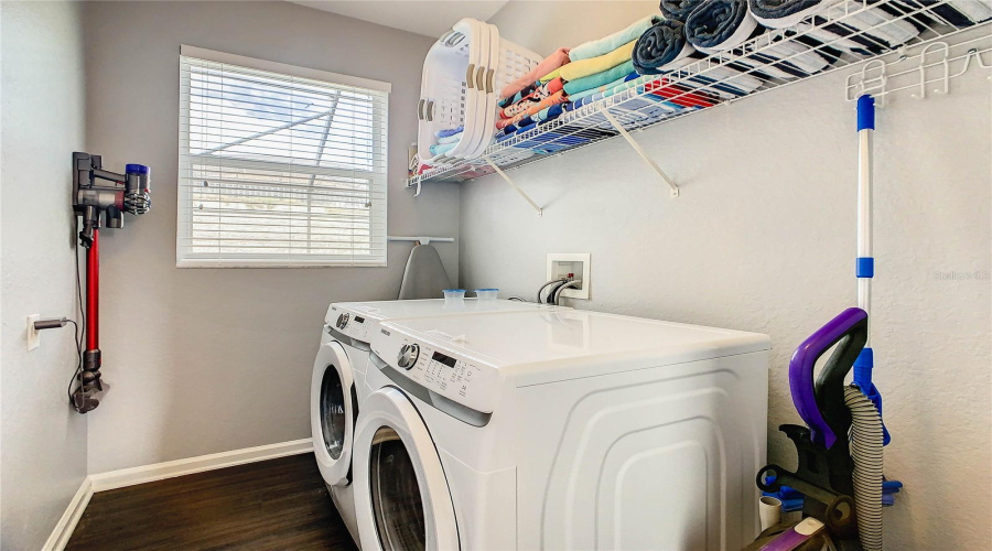 KISSIMMEE, Florida 34747, 6 Bedrooms Bedrooms, ,3 BathroomsBathrooms,Residential,For Sale,BASNETT,0,MFRO6364292