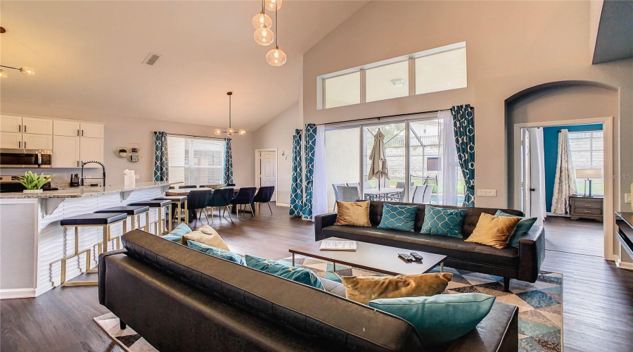 KISSIMMEE, Florida 34747, 6 Bedrooms Bedrooms, ,3 BathroomsBathrooms,Residential,For Sale,BASNETT,0,MFRO6364292