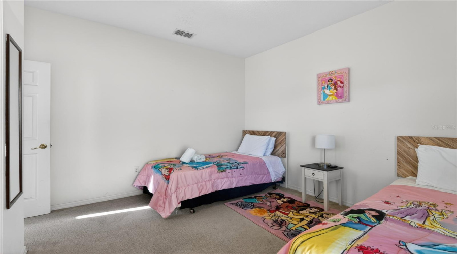 Downstairs twin bedroom