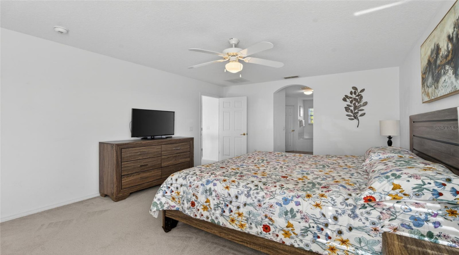 Upstairs primary bedroom