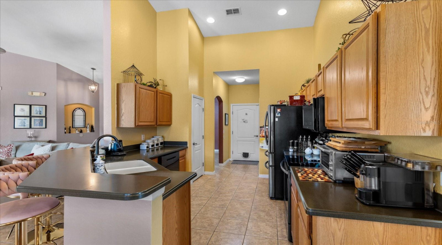 DAVENPORT, Florida 33896, 4 Bedrooms Bedrooms, ,3 BathroomsBathrooms,Residential,For Sale,BURFORD,0,MFRO6363945