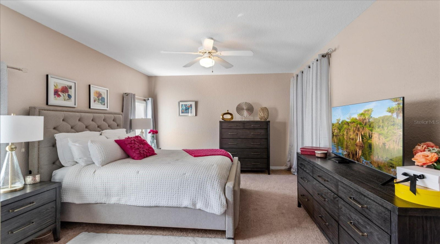 DAVENPORT, Florida 33896, 4 Bedrooms Bedrooms, ,3 BathroomsBathrooms,Residential,For Sale,BURFORD,0,MFRO6363945