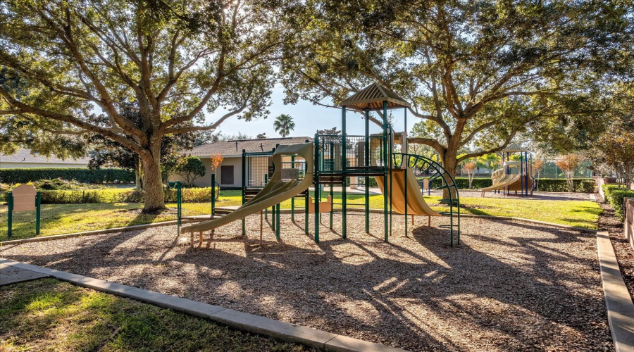 DAVENPORT, Florida 33896, 4 Bedrooms Bedrooms, ,3 BathroomsBathrooms,Residential,For Sale,BURFORD,0,MFRO6363945