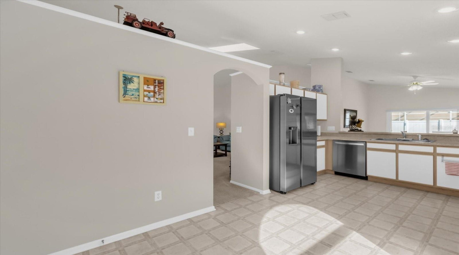 DAVENPORT, Florida 33897, 3 Bedrooms Bedrooms, ,2 BathroomsBathrooms,Residential,For Sale,BLOOMINGDALE,0,MFRO6364193