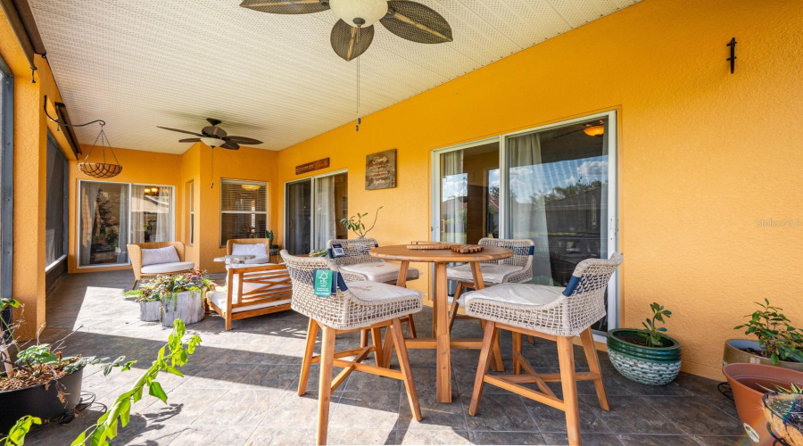 Large covered lanai...