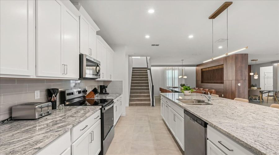 KISSIMMEE, Florida 34747, 9 Bedrooms Bedrooms, ,6 BathroomsBathrooms,Residential,For Sale,CALM SHORE,0,MFRO6364031