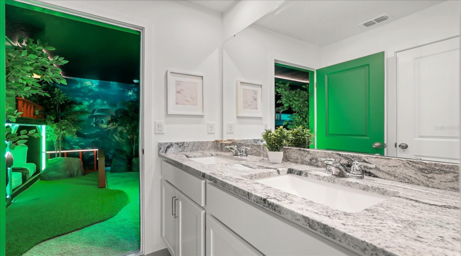 KISSIMMEE, Florida 34747, 9 Bedrooms Bedrooms, ,6 BathroomsBathrooms,Residential,For Sale,CALM SHORE,0,MFRO6364031