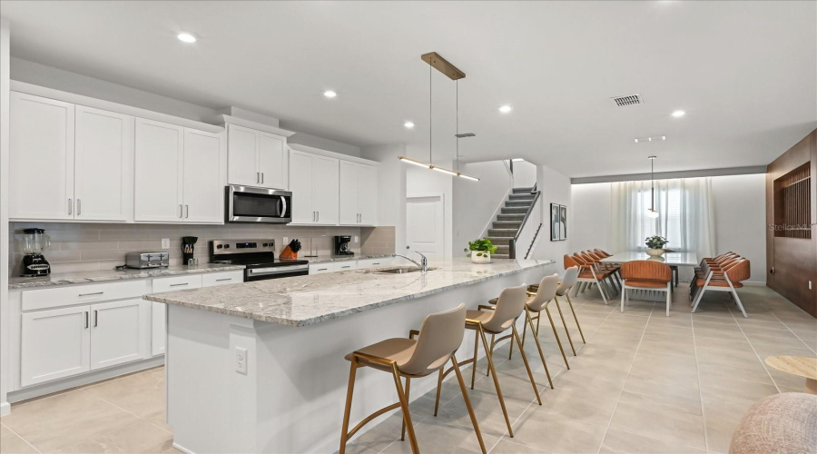 KISSIMMEE, Florida 34747, 9 Bedrooms Bedrooms, ,6 BathroomsBathrooms,Residential,For Sale,CALM SHORE,0,MFRO6364031