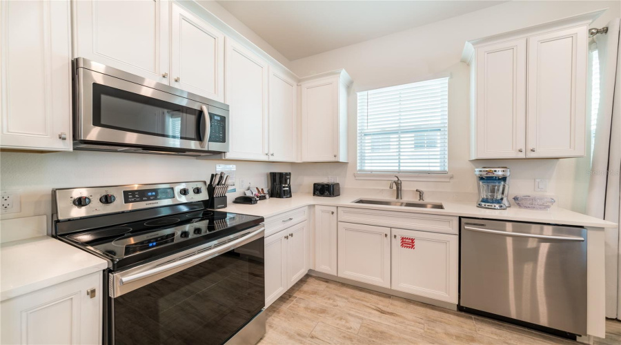 KISSIMMEE, Florida 34747, 2 Bedrooms Bedrooms, ,2 BathroomsBathrooms,Residential,For Sale,LATITUDE,0,MFRO6364537