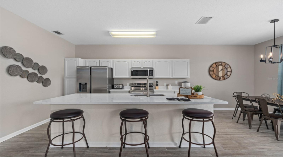 KISSIMMEE, Florida 34747, 4 Bedrooms Bedrooms, ,4 BathroomsBathrooms,Residential,For Sale,BASNETT,0,MFRO6364628