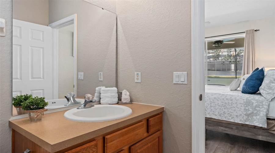 KISSIMMEE, Florida 34747, 4 Bedrooms Bedrooms, ,4 BathroomsBathrooms,Residential,For Sale,BASNETT,0,MFRO6364628