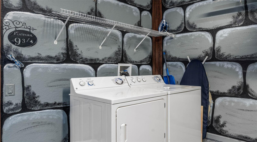 KISSIMMEE, Florida 34747, 4 Bedrooms Bedrooms, ,4 BathroomsBathrooms,Residential,For Sale,BASNETT,0,MFRO6364628