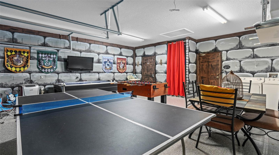 KISSIMMEE, Florida 34747, 4 Bedrooms Bedrooms, ,4 BathroomsBathrooms,Residential,For Sale,BASNETT,0,MFRO6364628