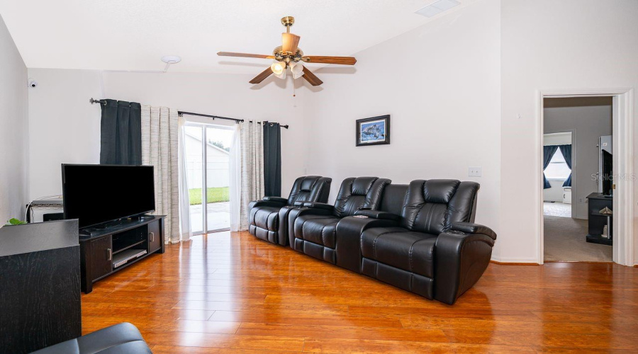 DAVENPORT, Florida 33897, 4 Bedrooms Bedrooms, ,2 BathroomsBathrooms,Residential,For Sale,HALSTEAD,0,MFRS5134482