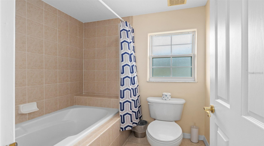 Full guest bath.