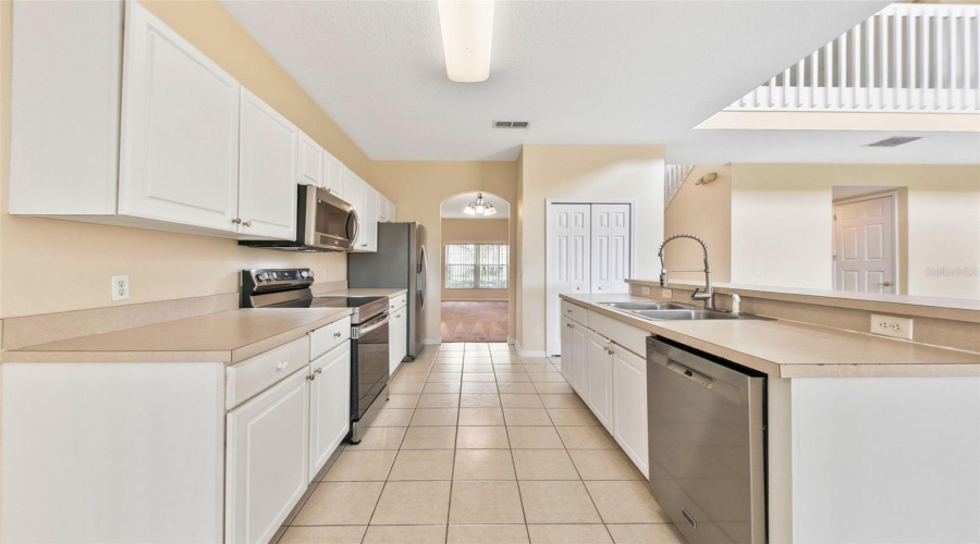 DAVENPORT, Florida 33897, 5 Bedrooms Bedrooms, ,3 BathroomsBathrooms,Residential,For Sale,HIGHGATE PARK,0,MFRO6334969