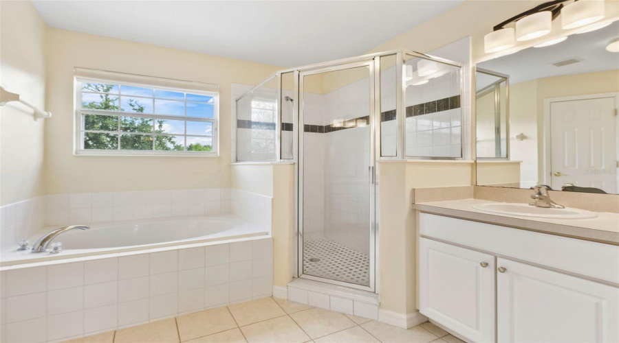 DAVENPORT, Florida 33897, 5 Bedrooms Bedrooms, ,3 BathroomsBathrooms,Residential,For Sale,HIGHGATE PARK,0,MFRO6334969