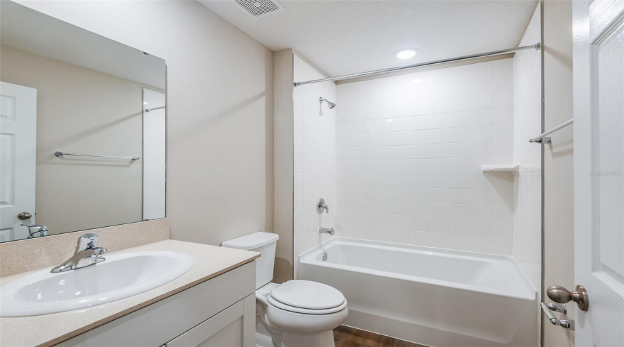 DAVENPORT, Florida 33837, 3 Bedrooms Bedrooms, ,2 BathroomsBathrooms,Residential,For Sale,ROLLING LAKE,0,MFRTB8424566