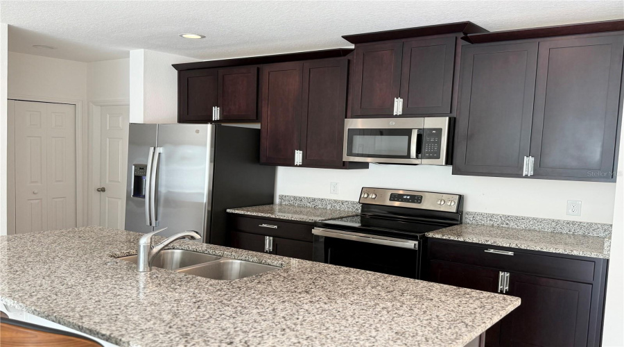 KISSIMMEE, Florida 34746, 4 Bedrooms Bedrooms, ,2 BathroomsBathrooms,Residential,For Sale,WOODY CYPRESS,0,MFRO6364910