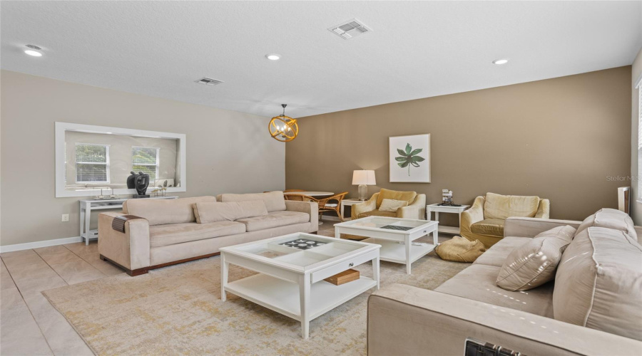 KISSIMMEE, Florida 34746, 6 Bedrooms Bedrooms, ,6 BathroomsBathrooms,Residential,For Sale,TARGET,0,MFRO6342138