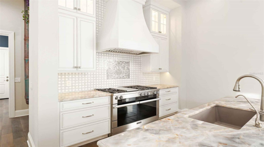 GOLDEN OAK, Florida 32836, 5 Bedrooms Bedrooms, ,5 BathroomsBathrooms,Residential,For Sale,HYPERION,0,MFRO6363272