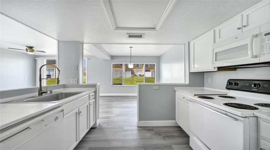 DAVENPORT, Florida 33897, 4 Bedrooms Bedrooms, ,3 BathroomsBathrooms,Residential,For Sale,COCONUT PALM,0,MFRO6357773