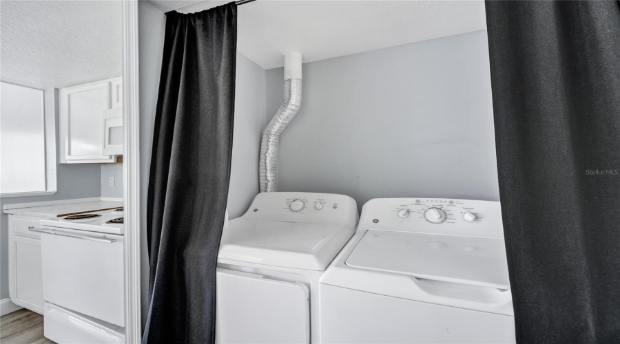 DAVENPORT, Florida 33897, 4 Bedrooms Bedrooms, ,3 BathroomsBathrooms,Residential,For Sale,COCONUT PALM,0,MFRO6357773