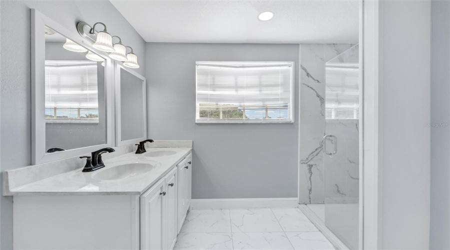 DAVENPORT, Florida 33897, 4 Bedrooms Bedrooms, ,3 BathroomsBathrooms,Residential,For Sale,COCONUT PALM,0,MFRO6357773