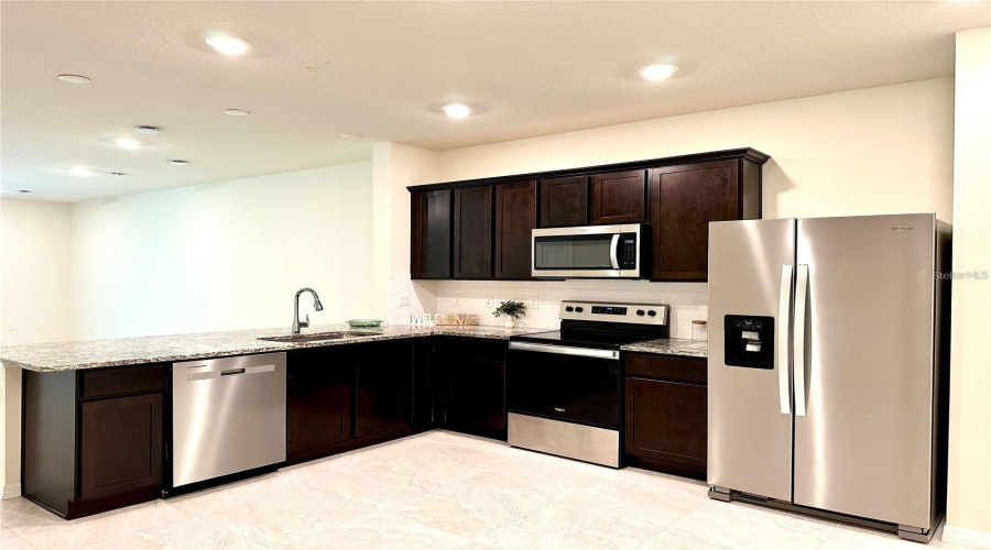 KISSIMMEE, Florida 34746, 3 Bedrooms Bedrooms, ,2 BathroomsBathrooms,Residential,For Sale,CYPRESS CAY,0,MFRS5139635