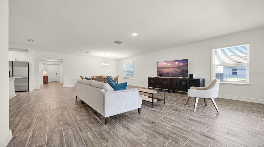 DAVENPORT, Florida 33837, 4 Bedrooms Bedrooms, ,3 BathroomsBathrooms,Residential,For Sale,OAK BLUFF,0,MFRO6321580