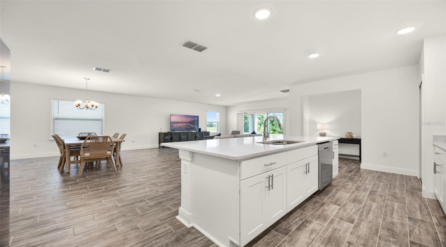 DAVENPORT, Florida 33837, 4 Bedrooms Bedrooms, ,3 BathroomsBathrooms,Residential,For Sale,OAK BLUFF,0,MFRO6321580