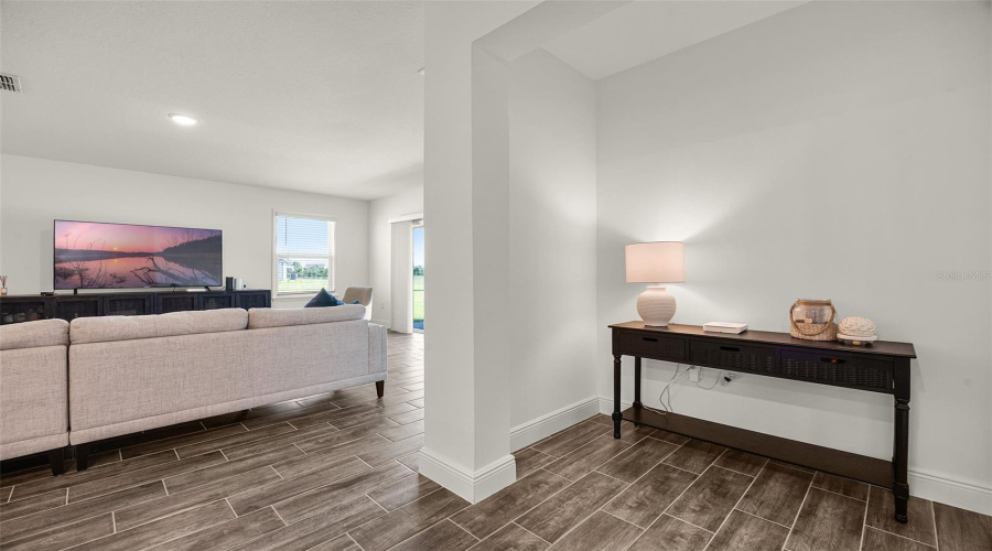 DAVENPORT, Florida 33837, 4 Bedrooms Bedrooms, ,3 BathroomsBathrooms,Residential,For Sale,OAK BLUFF,0,MFRO6321580