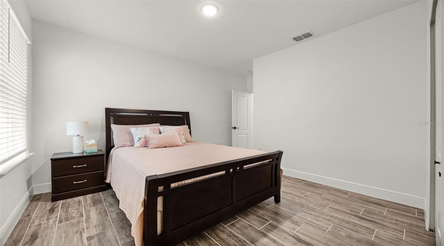 DAVENPORT, Florida 33837, 4 Bedrooms Bedrooms, ,3 BathroomsBathrooms,Residential,For Sale,OAK BLUFF,0,MFRO6321580