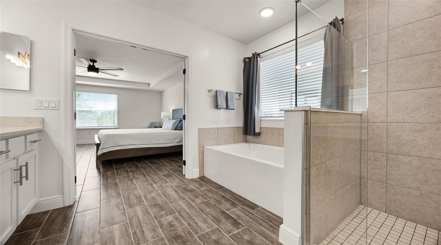 DAVENPORT, Florida 33837, 4 Bedrooms Bedrooms, ,3 BathroomsBathrooms,Residential,For Sale,OAK BLUFF,0,MFRO6321580