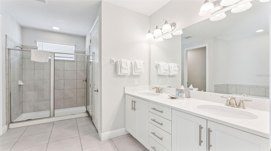 KISSIMMEE, Florida 34747, 6 Bedrooms Bedrooms, ,6 BathroomsBathrooms,Residential,For Sale,GRABEN,0,MFRO6363518