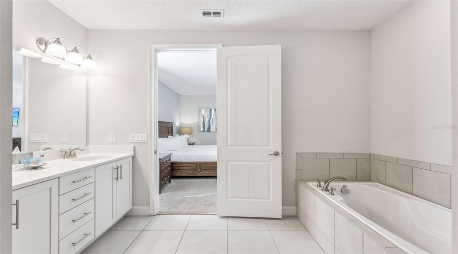 KISSIMMEE, Florida 34747, 6 Bedrooms Bedrooms, ,6 BathroomsBathrooms,Residential,For Sale,GRABEN,0,MFRO6363518