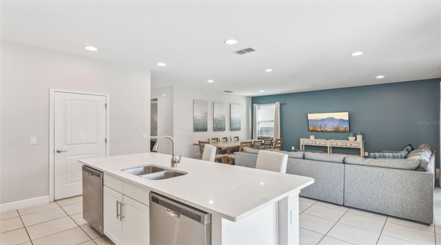 KISSIMMEE, Florida 34747, 6 Bedrooms Bedrooms, ,6 BathroomsBathrooms,Residential,For Sale,GRABEN,0,MFRO6363518