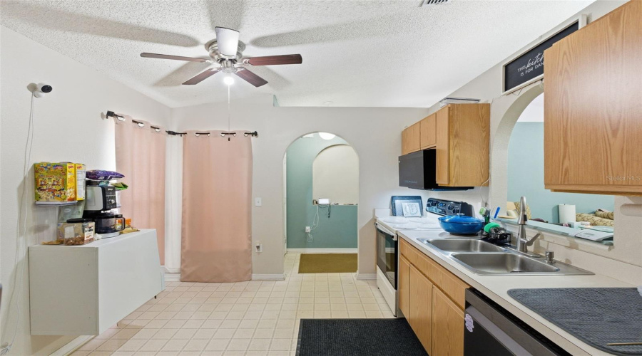 DAVENPORT, Florida 33897, 3 Bedrooms Bedrooms, ,2 BathroomsBathrooms,Residential,For Sale,HIGHWAY 27,0,MFRTB8452434