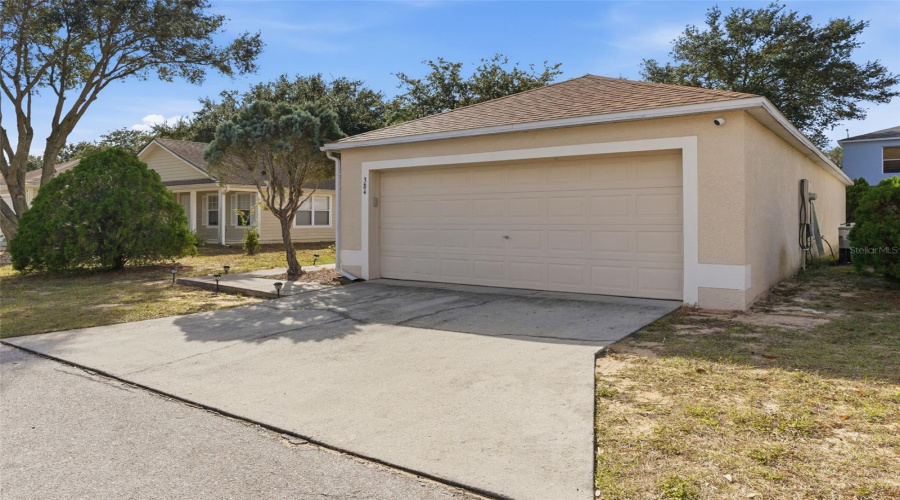 DAVENPORT, Florida 33897, 3 Bedrooms Bedrooms, ,2 BathroomsBathrooms,Residential,For Sale,HIGHWAY 27,0,MFRTB8452434