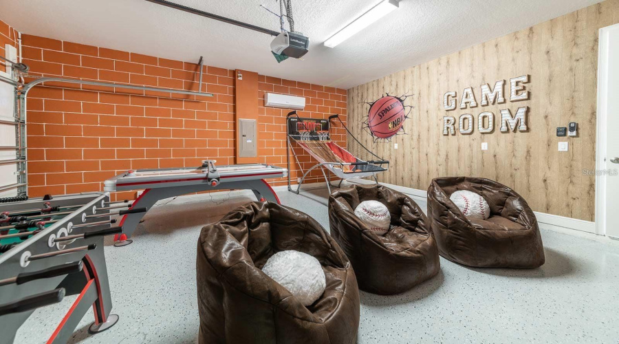 KISSIMMEE, Florida 34747, 5 Bedrooms Bedrooms, ,5 BathroomsBathrooms,Residential,For Sale,FAIRFAX,0,MFRTB8381133