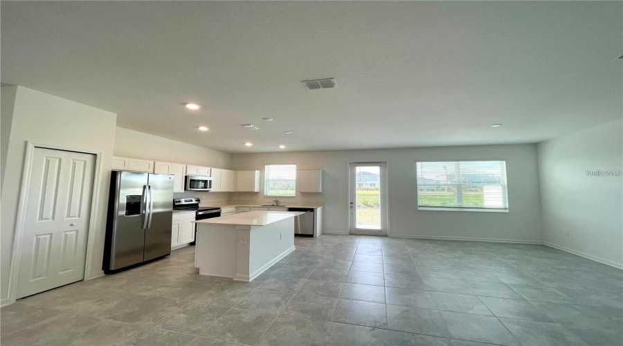 DAVENPORT, Florida 33896, 3 Bedrooms Bedrooms, ,2 BathroomsBathrooms,Residential,For Sale,BOGEY,0,MFRO6337607