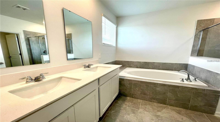 DAVENPORT, Florida 33896, 3 Bedrooms Bedrooms, ,2 BathroomsBathrooms,Residential,For Sale,BOGEY,0,MFRO6337607