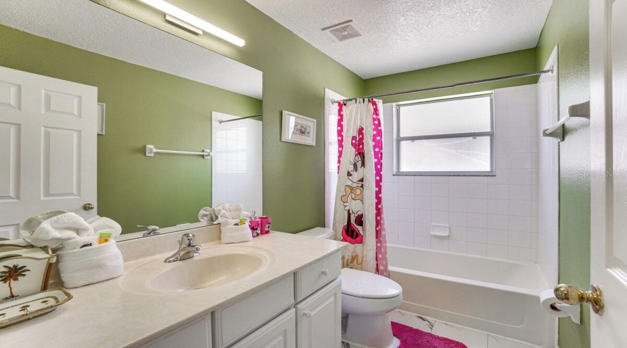 KISSIMMEE, Florida 34747, 7 Bedrooms Bedrooms, ,4 BathroomsBathrooms,Residential,For Sale,LA ISLA,0,MFRTB8436969