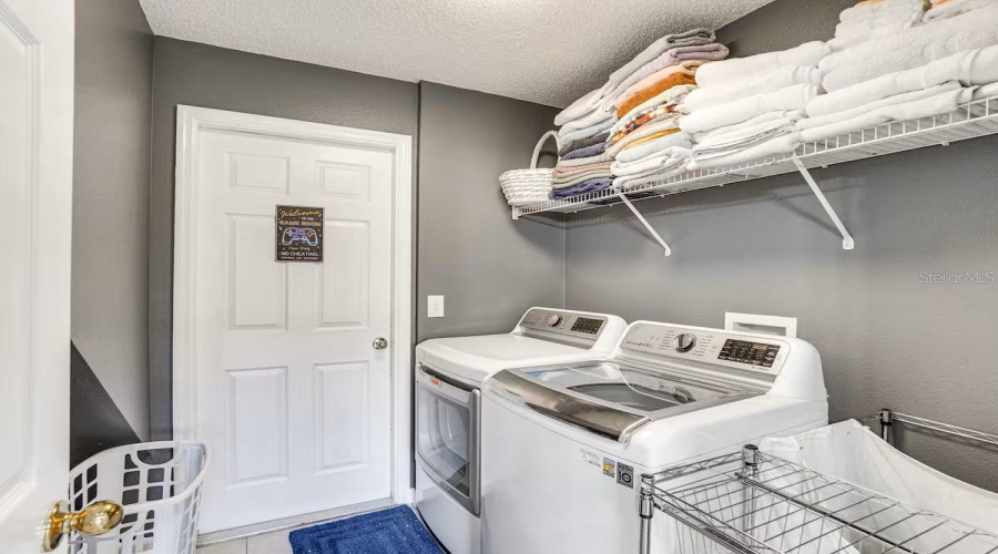 KISSIMMEE, Florida 34747, 7 Bedrooms Bedrooms, ,4 BathroomsBathrooms,Residential,For Sale,LA ISLA,0,MFRTB8436969