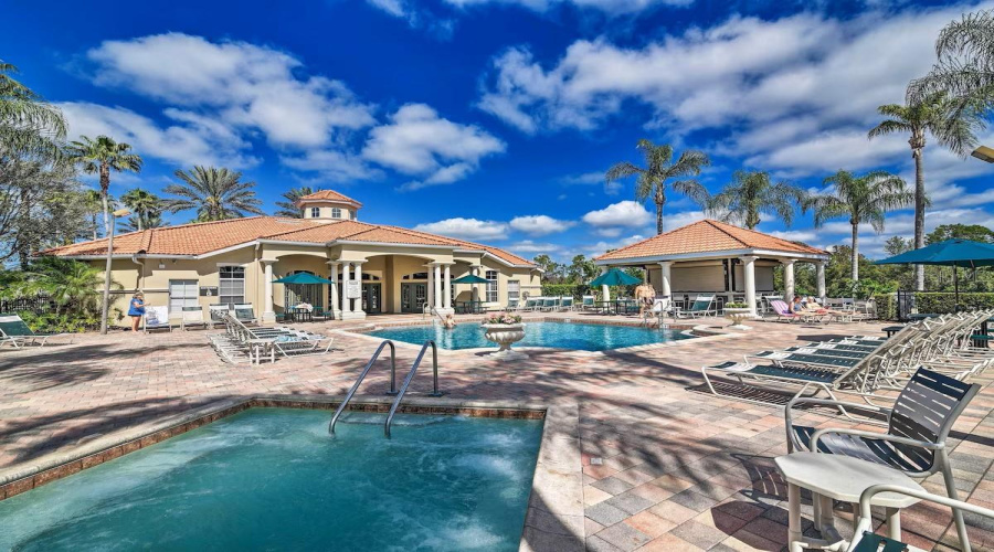 KISSIMMEE, Florida 34747, 7 Bedrooms Bedrooms, ,4 BathroomsBathrooms,Residential,For Sale,LA ISLA,0,MFRTB8436969