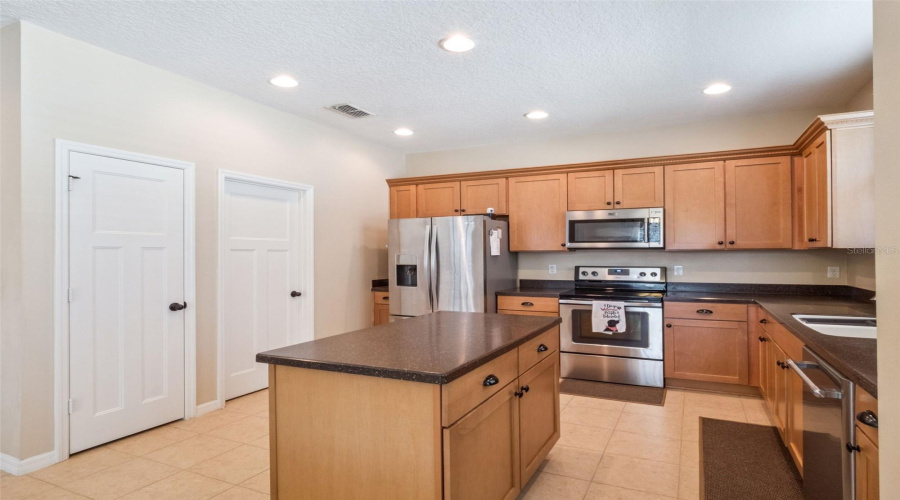 KISSIMMEE, Florida 34746, 4 Bedrooms Bedrooms, ,2 BathroomsBathrooms,Residential,For Sale,ANGLER,0,MFRO6365081