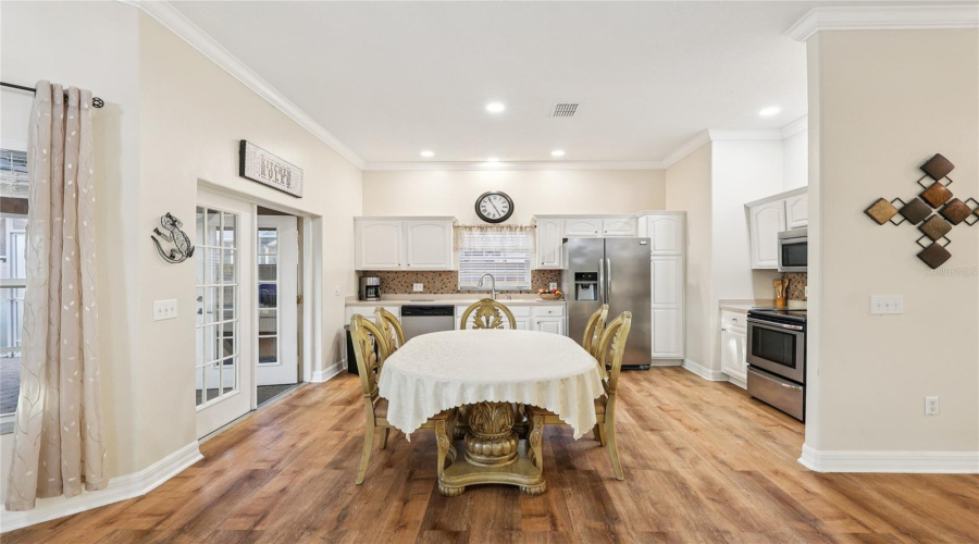 DAVENPORT, Florida 33897, 6 Bedrooms Bedrooms, ,5 BathroomsBathrooms,Residential,For Sale,VISTA DRIVE,0,MFRS5139569