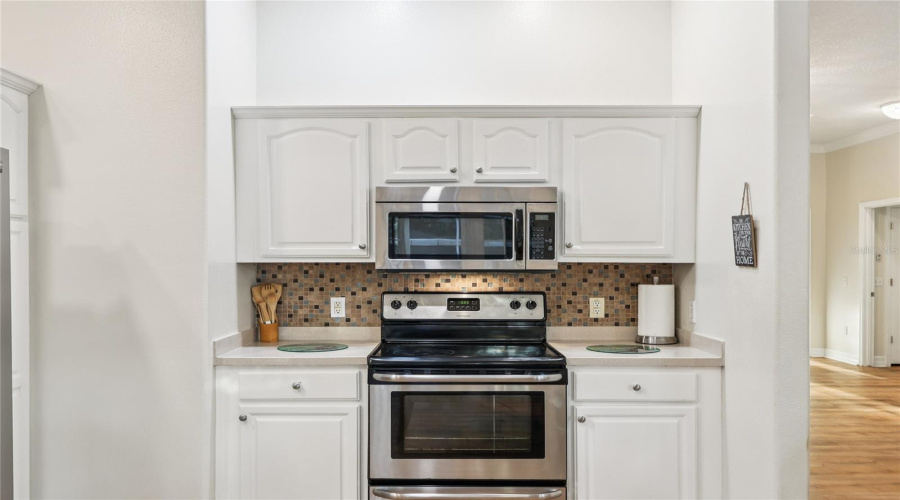 DAVENPORT, Florida 33897, 6 Bedrooms Bedrooms, ,5 BathroomsBathrooms,Residential,For Sale,VISTA DRIVE,0,MFRS5139569